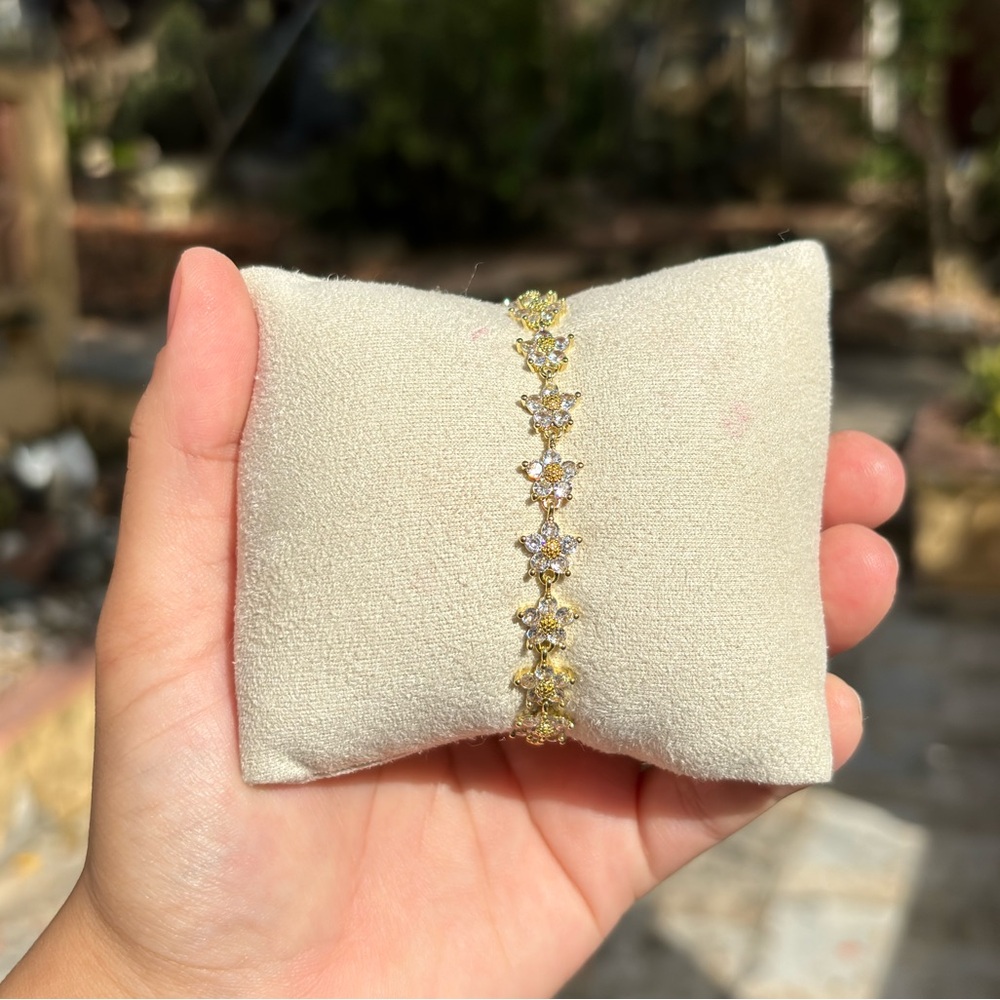 18K Gold Plated Stainless Steel Diamond Flower Tennis Bracelet